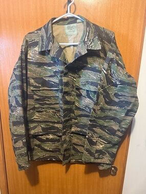 Men's Military Field Jacket in Tiger-Stripe Camouflage - Green
